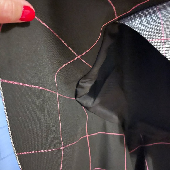 Alice + Olivia NWT Gray Asymmetrical Ruffle Skirt Size 10 - Picture 6 of 11